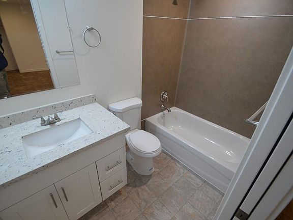 4th image of 215 Pontius Ave N #1-C
