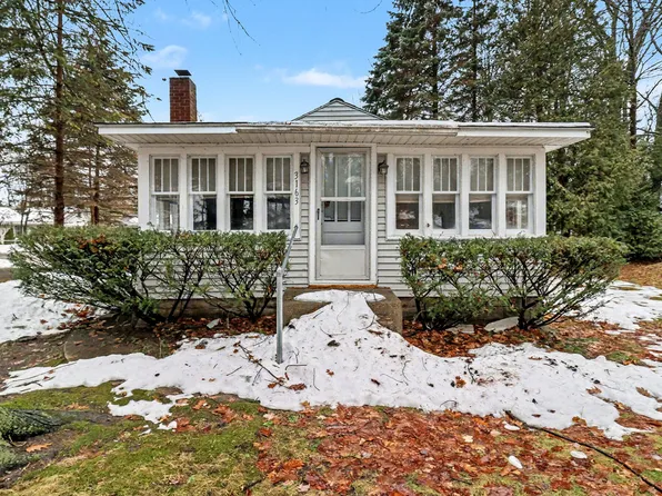 3163 N Lakeshore Dr, Ludington, MI 49431
