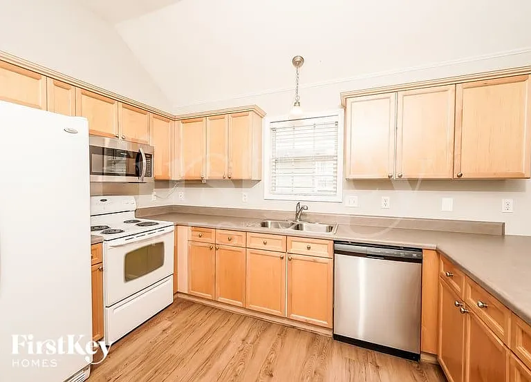 138 Village Dr — Photo 7
