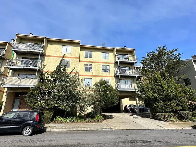 125 Gardenside Dr — Photo 2