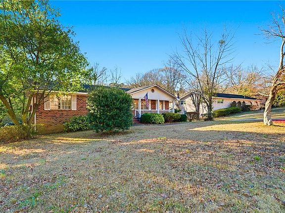 3rd image of 3033 Thrasher Cir