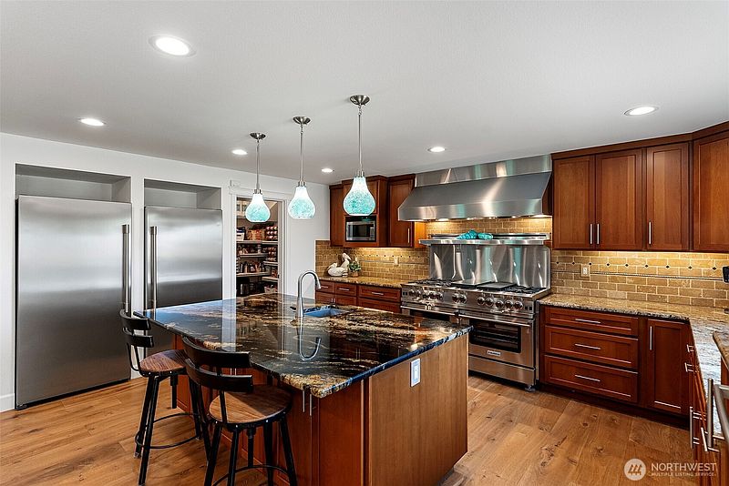 4th image of 802 Jewil Dr.