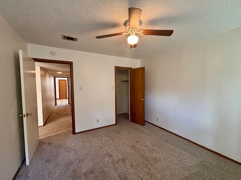 5311 Doe Valley Ln — Photo 11