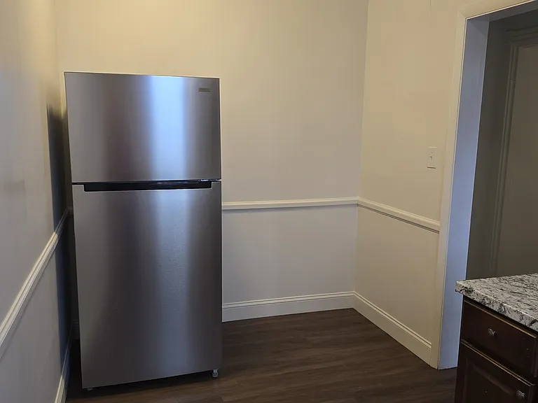 49 N West End Ave #3 — Photo 10