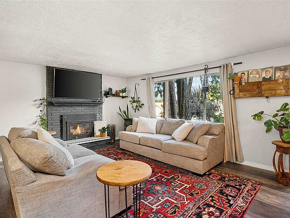 5th image of 4018 E 15th Ave