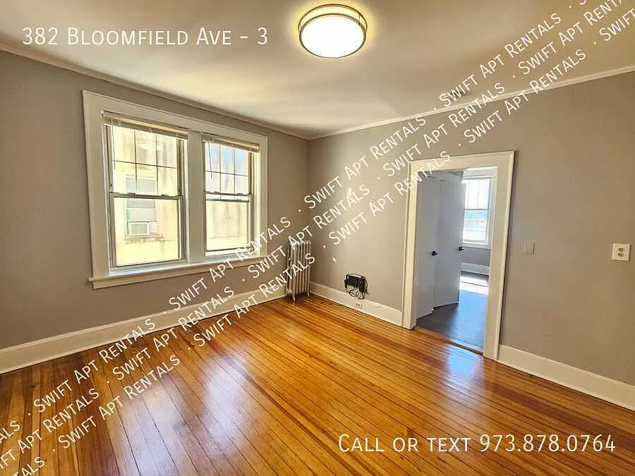 Bloomfield Studio $1545 — Photo 3