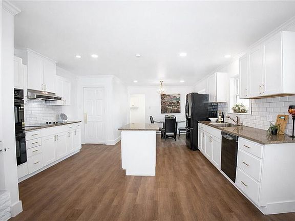 5th image of 519 Marilyn Dr
