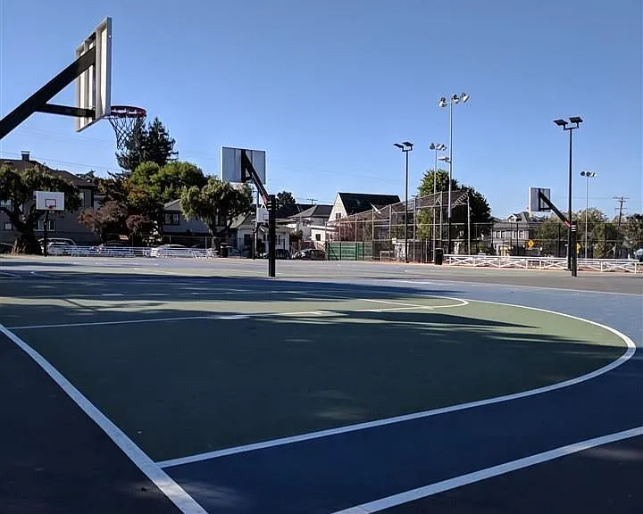 2810 Martin Luther King Jr Way — Photo 14
