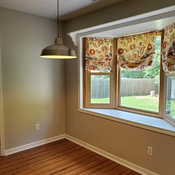 1722 Hawthorne St — Photo 7