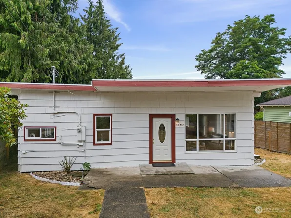 20721 2nd Avenue S, Des Moines, WA 98198
