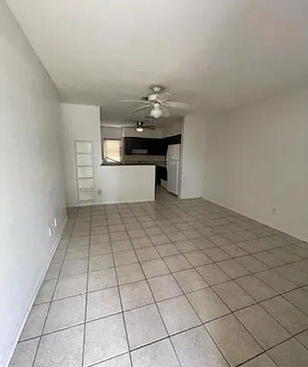 1st image of 927 16th Pl