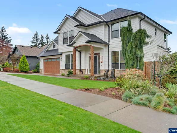 555 Yapa Dr, Silverton, OR 97381