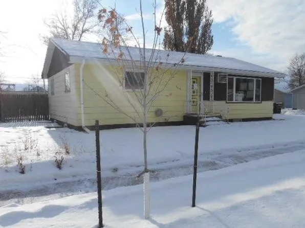 109 3rd St NE, Hazen, ND 58545