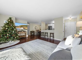 7 Basset Ct, Tinton Falls, NJ 07753
