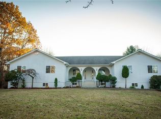 24 Drago Ln, Middletown, NY 10940