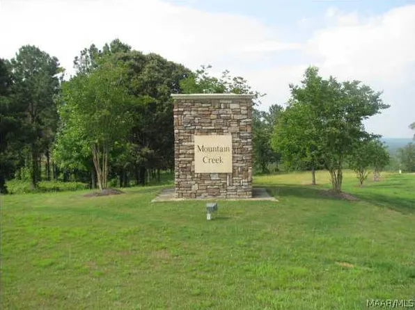 250 Merrill Ln, Deatsville, AL 36022