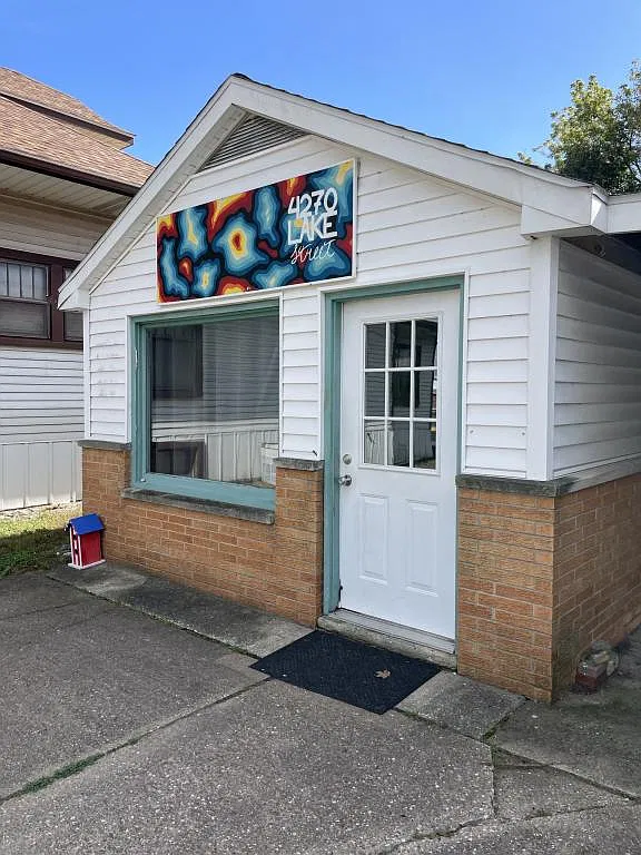 4270 lake st — Photo 2