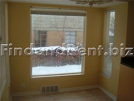 5th image of 2616 E Yermo Ave