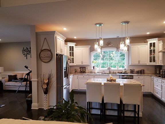 5th image of 29 Willowood Ct
