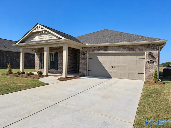 1050 Maplehurst St, Decatur, AL 35603