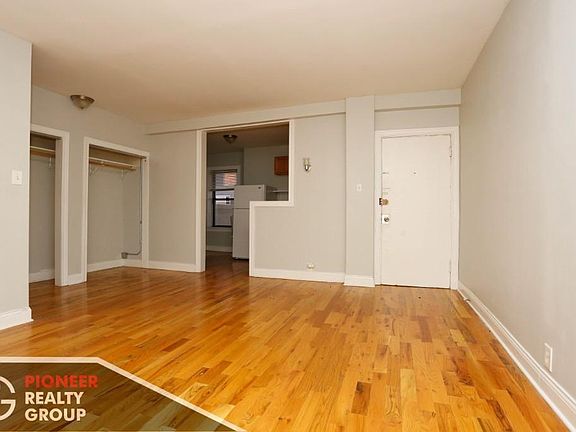 2nd image of 1347 N Dearborn St #1347207