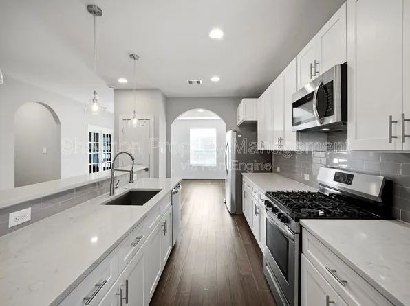 605 Dumble St, Houston, TX 77023