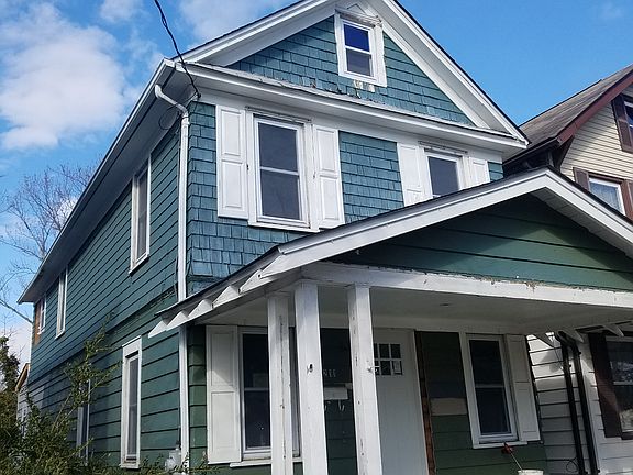 Our "before" front facade