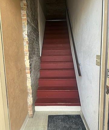 5th image of 604 College Ave
