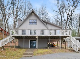 100 Cedar Ridge Rd, Hawley, PA 18428