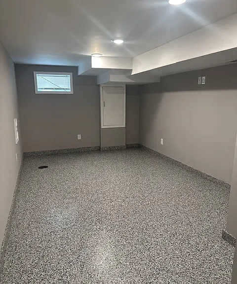 703 N Port St — Photo 16