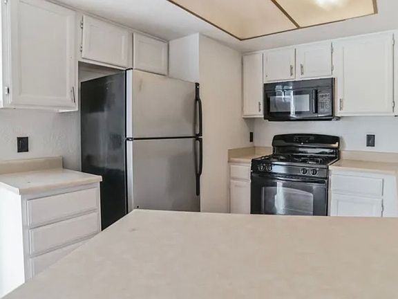 2nd image of 525 Sellers Pl