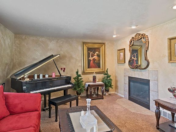 3rd image of 5461 W Wheatridge Ln