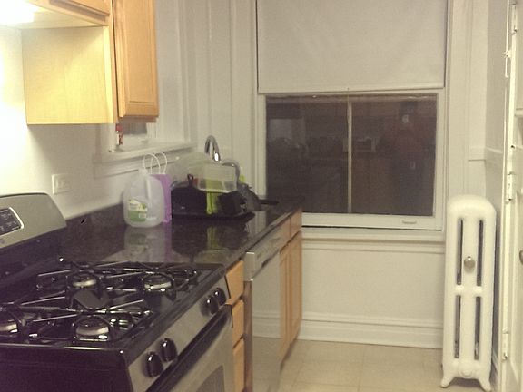 2nd image of 607 Hinman Ave APT 2J