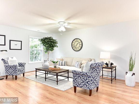 3rd image of 2053 N Abingdon St