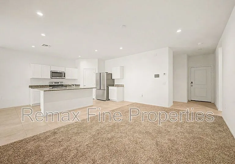 1566 E Fletcher Dr — Photo 5