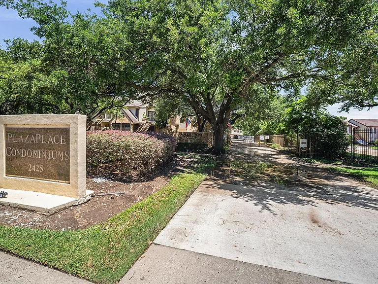 2425 Holly Hall St #116 — Photo 30