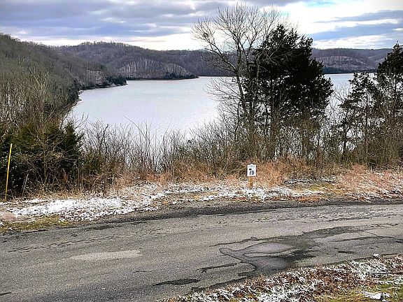 3rd image of 7D Bald Eagle Rd