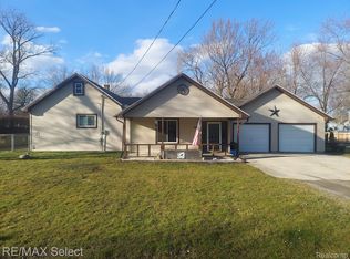 1104 Collins Ave, Mt Morris, MI 48458