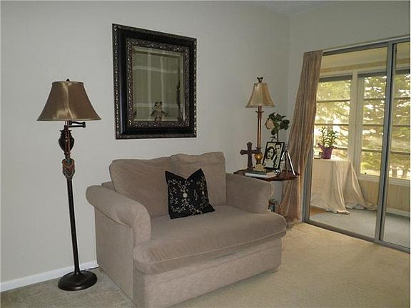 2nd image of 238 Sussex L #238