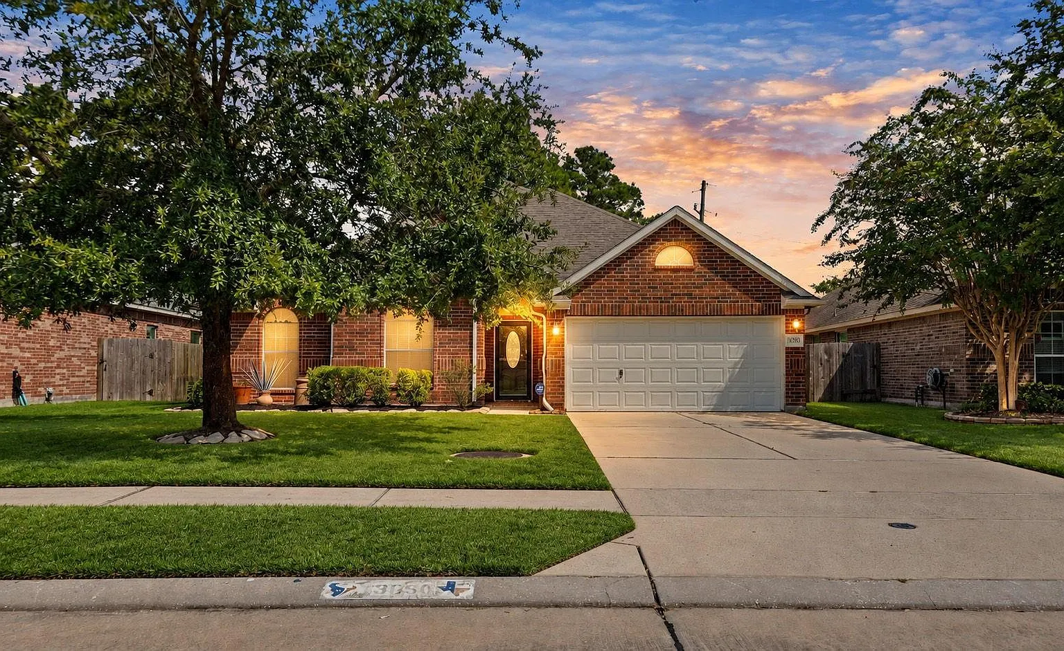 3 bed, 2.0 bath, 1707 sqft, $2,100 — Photo 2