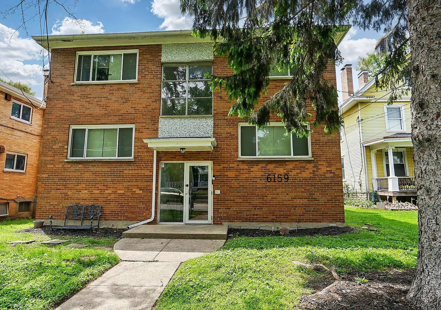 6159 Ridge Ave - Unit 2 — Photo 4