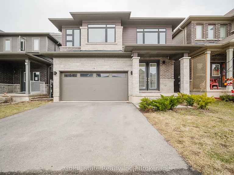 19 McLaren Ave — Photo 2