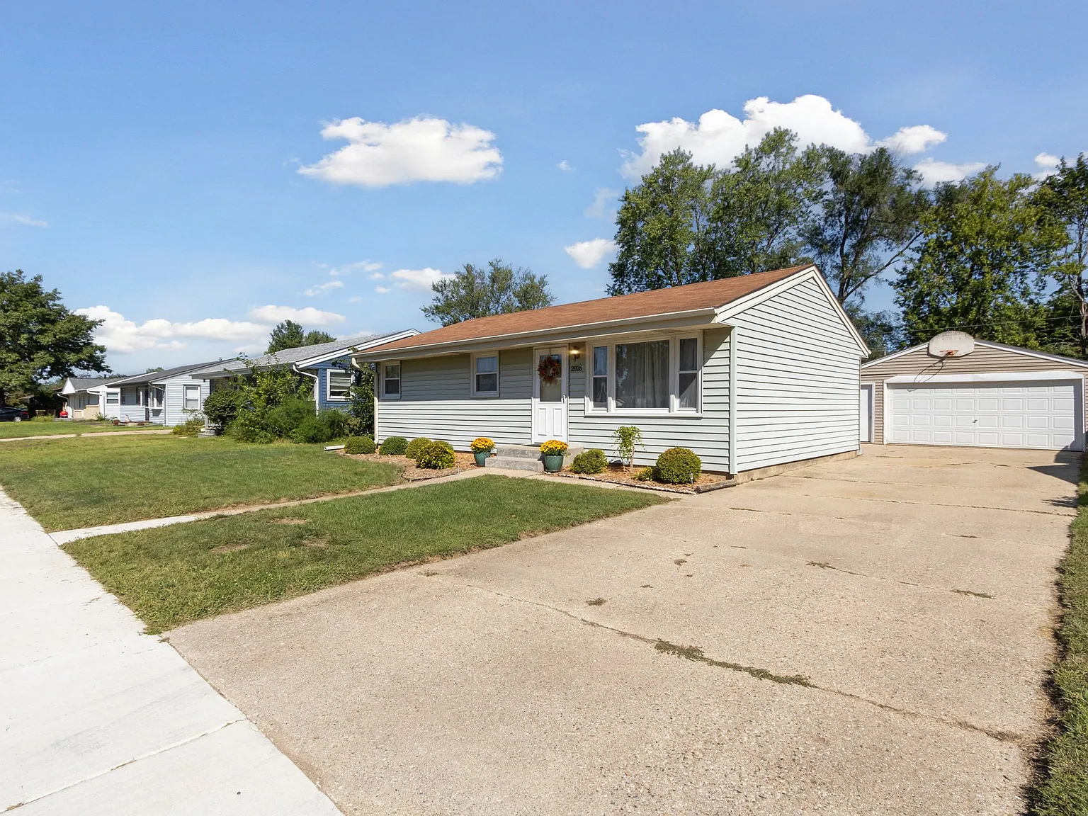 3 bed, 868 sqft, $1,750 — Photo 3