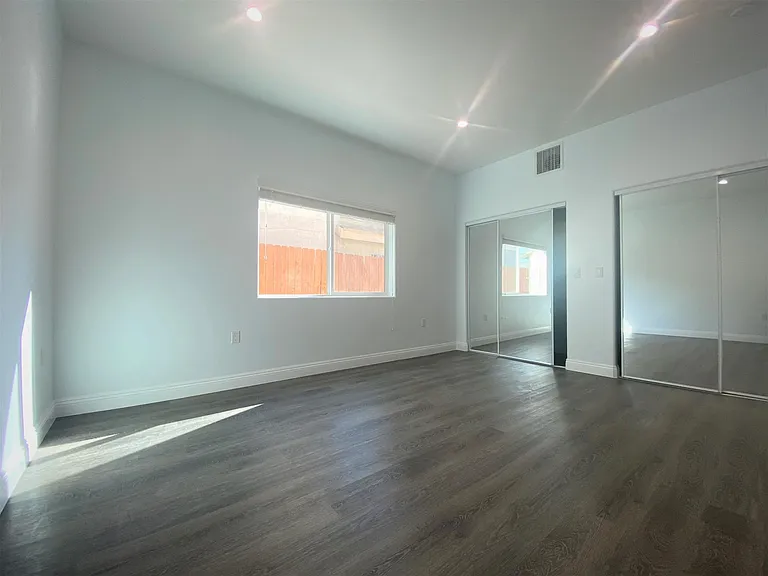 428 N Harvard Blvd — Photo 19