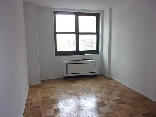 Rented by Carlyle Property Management | media 13