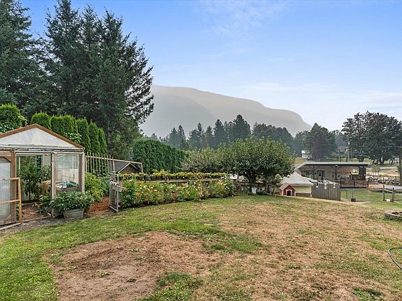 4th image of 53829 McGregor Rd