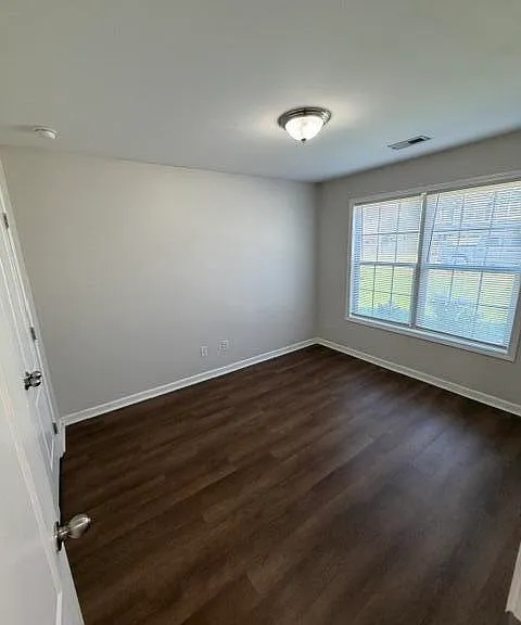 156 Stephen Dr — Photo 3