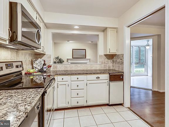 4th image of 5707 Brewer House Cir APT 102
