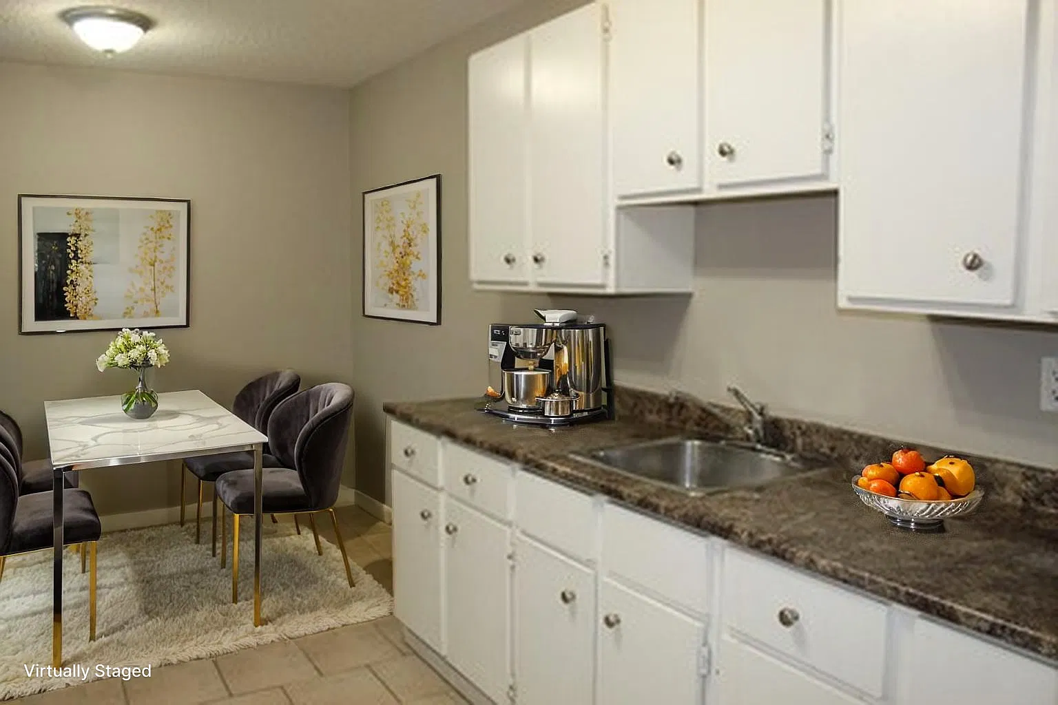 Cardona Place Apartments — Photo 2