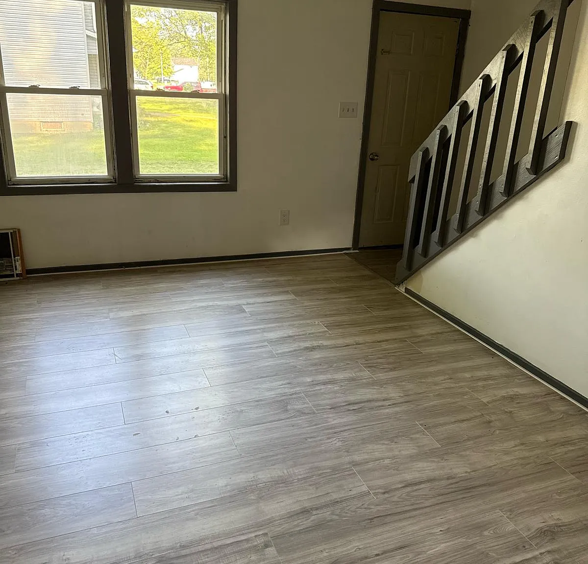 3 bed, $1,350 — Photo 2